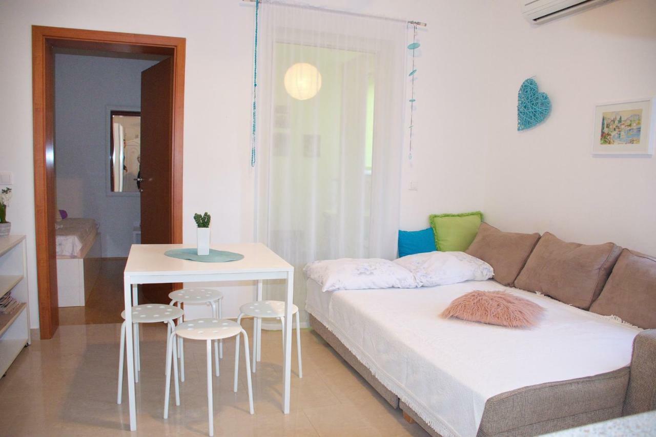Babe Beach Apartment Новаля Екстер'єр фото